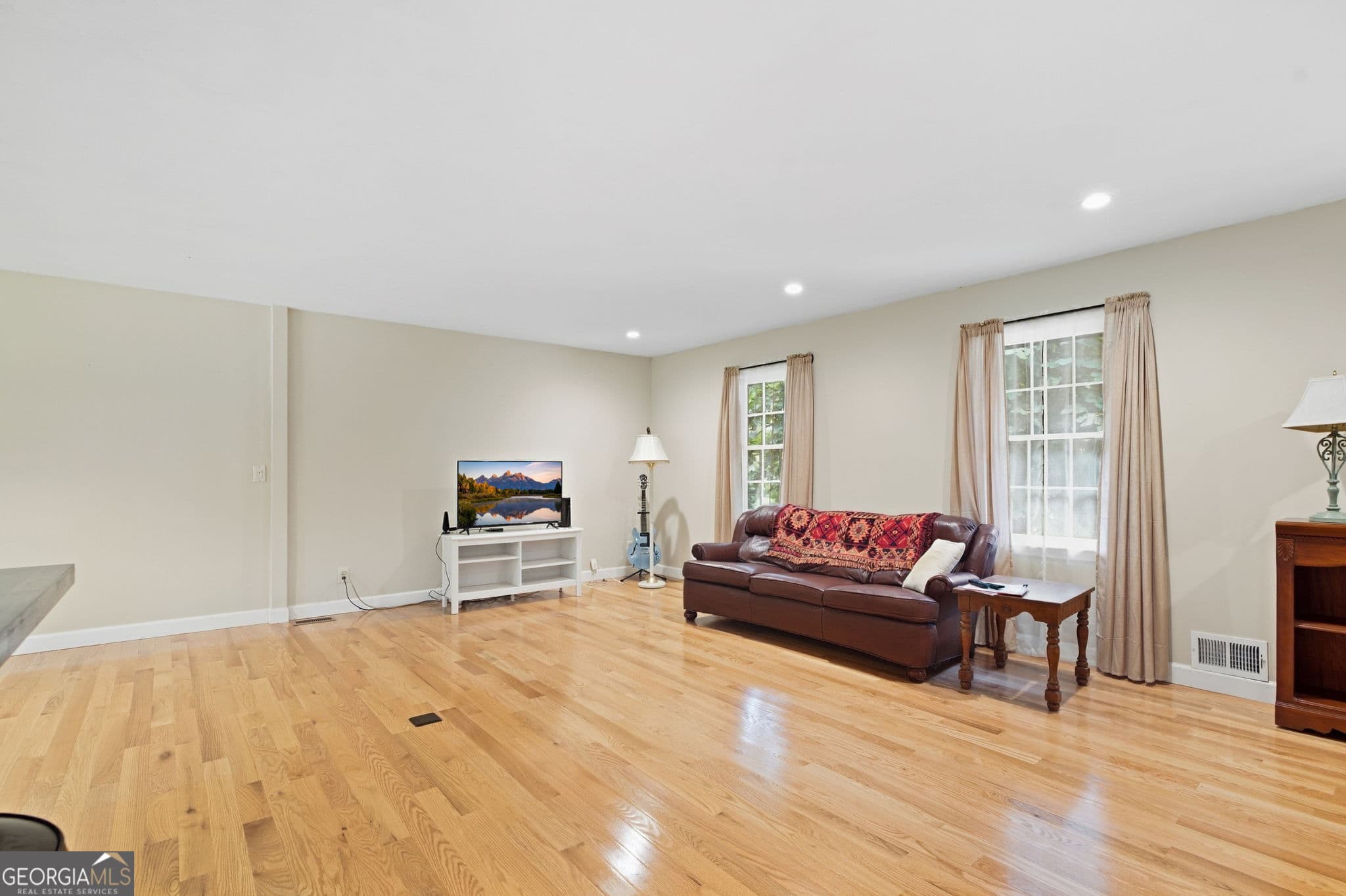 4 bedroom, 2.5 bathroom, 3,988 sq ft single family residence for sale at 792 Mountainbrooke Circle, Stone Mountain, GA 30087 — photo 3