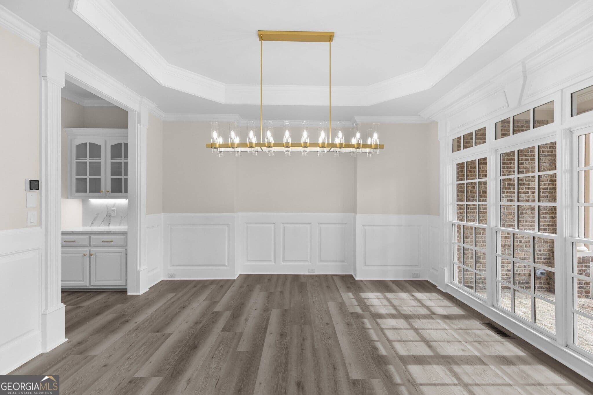 6 bedroom, 5.5 bathroom, 7,604 sq ft single family residence for sale at 2302 Walkers Glen Lane, Buford, GA 30519 — photo 10