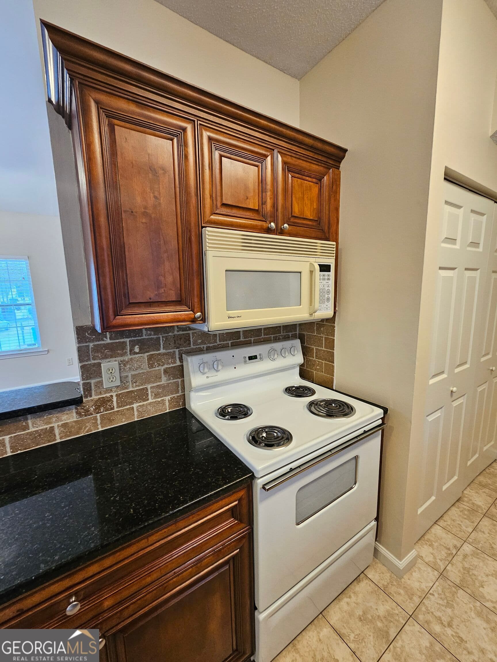 3 bedroom, 2 bathroom, 1,270 sq ft single family residence for rent at 551 N Fairfield Drive, Peachtree City, GA 30269 for $2,100 a month — photo 8