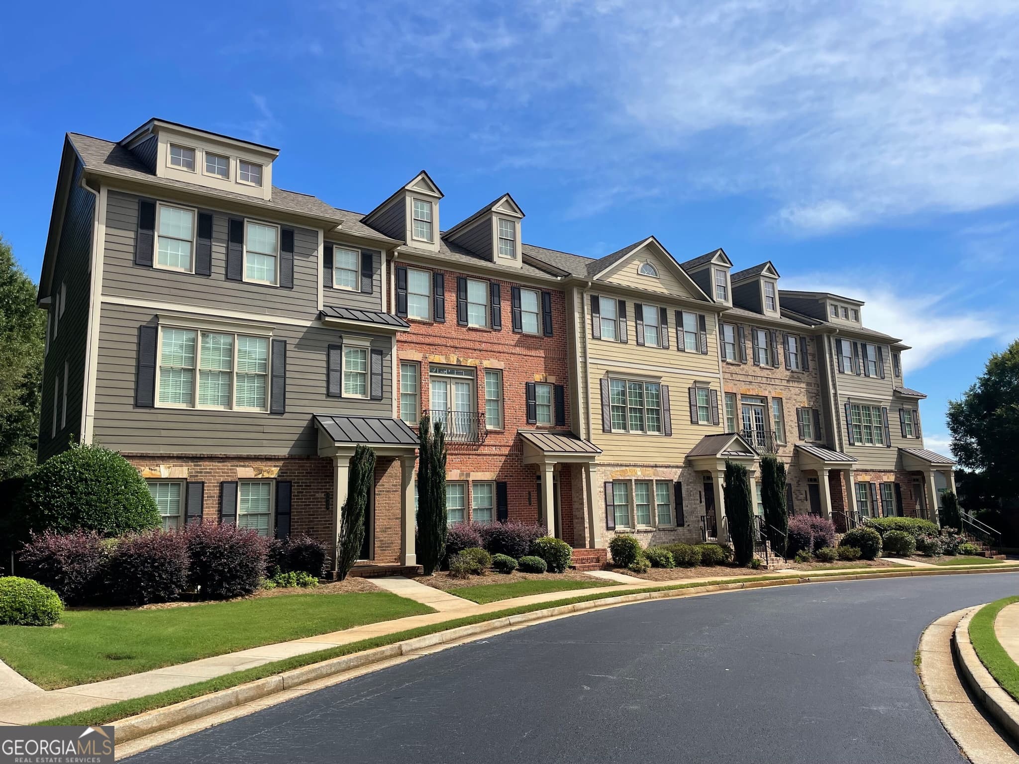 3 bedroom, 3.5 bathroom, 2,388 sq ft townhouse for rent at 3823 Felton Hill Road 14, Smyrna, GA 30082 for $3,200 a month — photo 2