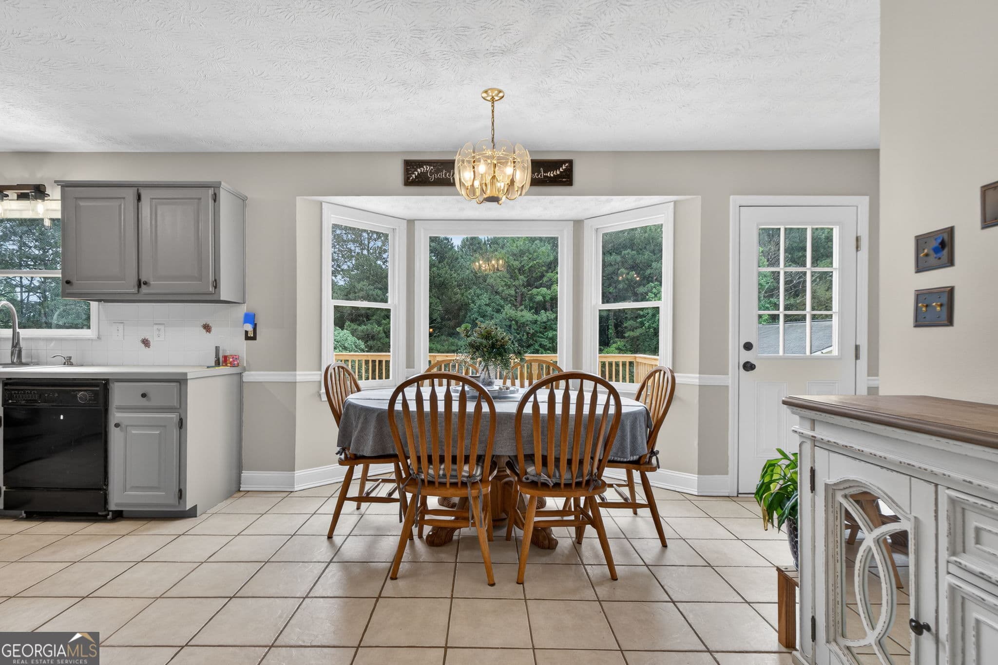3 bedroom, 2 bathroom, 1,671 sq ft single family residence for sale at 136 Thicket Trail, Mcdonough, GA 30252 — photo 6