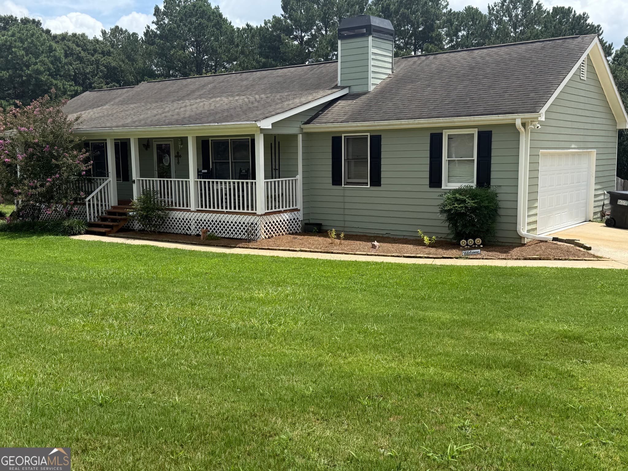 3 bedroom, 2 bathroom, 1,671 sq ft single family residence for sale at 136 Thicket Trail, Mcdonough, GA 30252 — photo 1 of 25