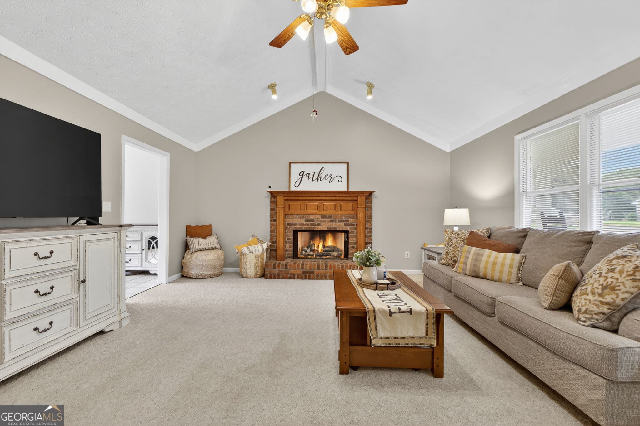 3 bedroom, 2 bathroom, 1,671 sq ft single family residence for sale at 136 Thicket Trail, Mcdonough, GA 30252 — photo 4