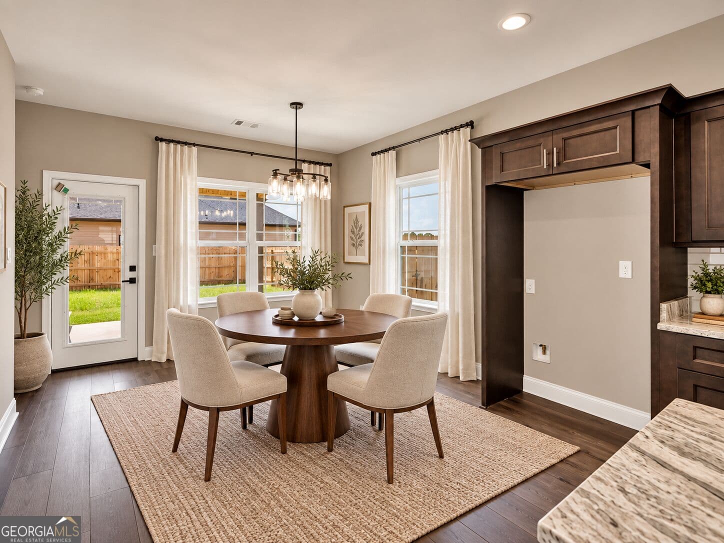 3 bedroom, 2 bathroom, 1,605 sq ft single family residence for sale at 212 Eric Court, Byron, GA 31008 — photo 5