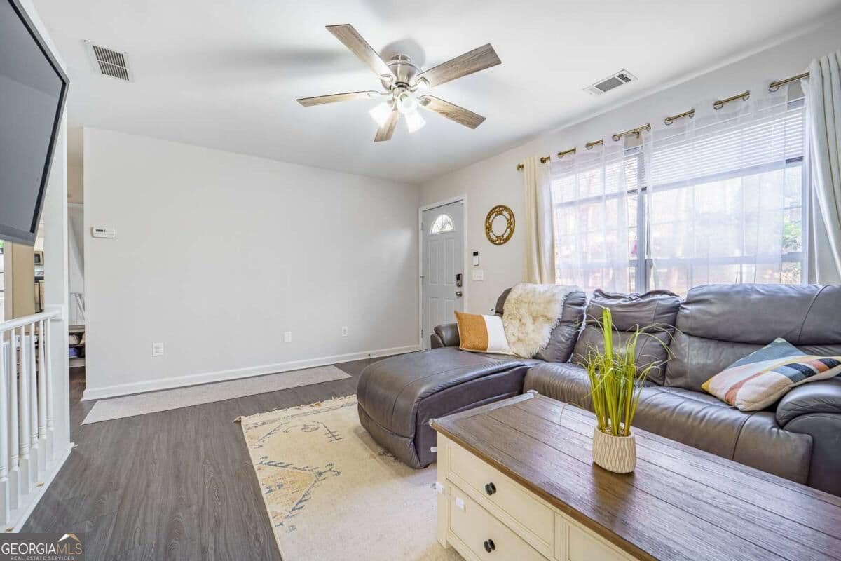 3 bedroom, 2 bathroom, 1,512 sq ft single family residence for sale at 2310 Fleetwood Drive, Cumming, GA 30041 — photo 6
