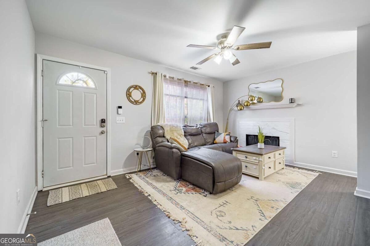 3 bedroom, 2 bathroom, 1,512 sq ft single family residence for sale at 2310 Fleetwood Drive, Cumming, GA 30041 — photo 7