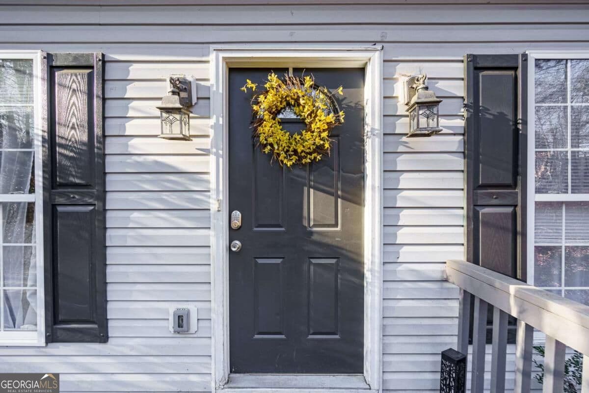 3 bedroom, 2 bathroom, 1,512 sq ft single family residence for sale at 2310 Fleetwood Drive, Cumming, GA 30041 — photo 3