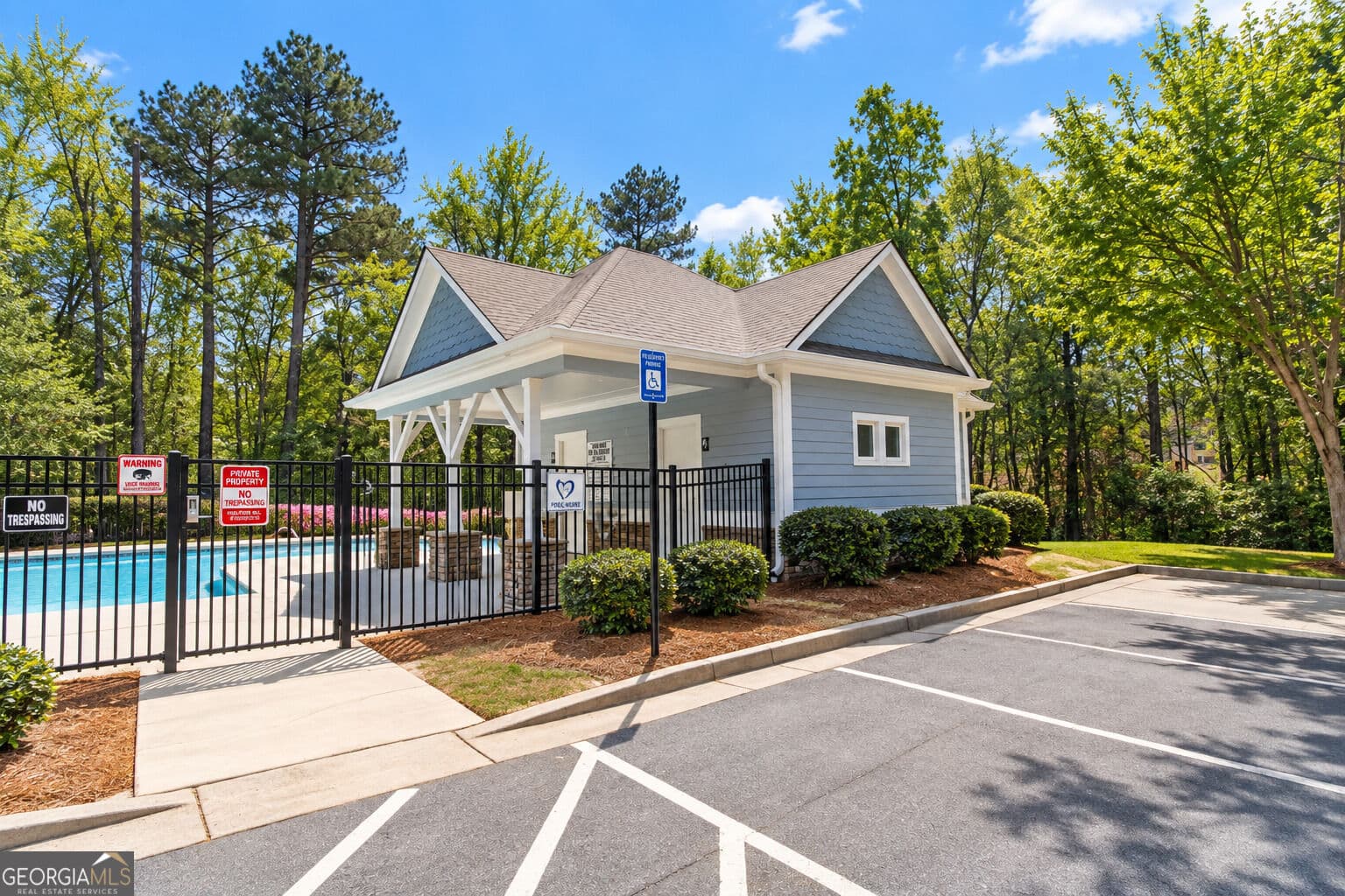 3 bedroom, 2.5 bathroom, 1,836 sq ft townhouse for sale at 2431 Norwood Park Crossing, Atlanta, GA 30340 — photo 6