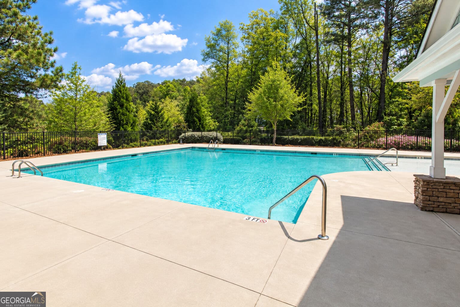 3 bedroom, 2.5 bathroom, 1,836 sq ft townhouse for sale at 2431 Norwood Park Crossing, Atlanta, GA 30340 — photo 7