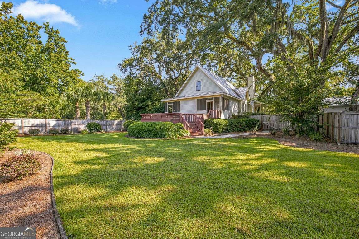 4 bedroom, 3 bathroom, 2,003 sq ft single family residence for sale at 104 Youngwood Drive, St. Simons, GA 31522 — photo 7