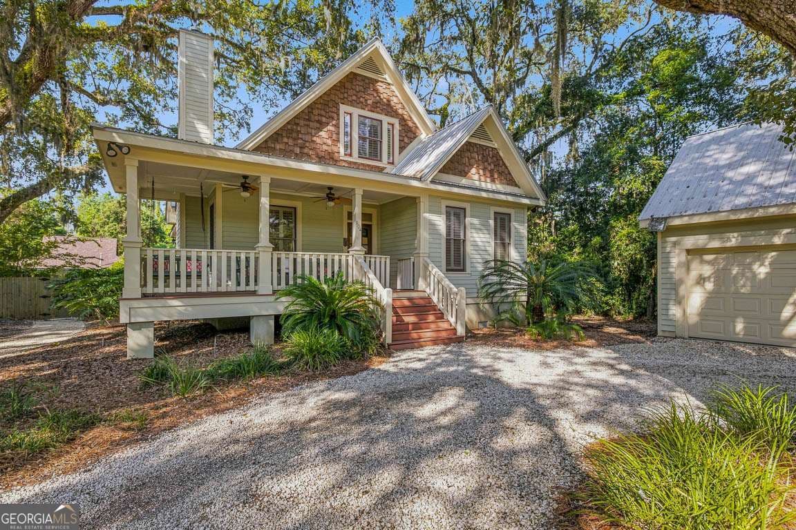 4 bedroom, 3 bathroom, 2,003 sq ft single family residence for sale at 104 Youngwood Drive, St. Simons, GA 31522