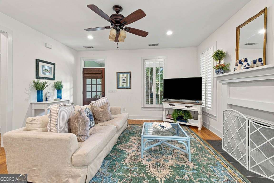 4 bedroom, 3 bathroom, 2,003 sq ft single family residence for sale at 104 Youngwood Drive, St. Simons, GA 31522 — photo 10