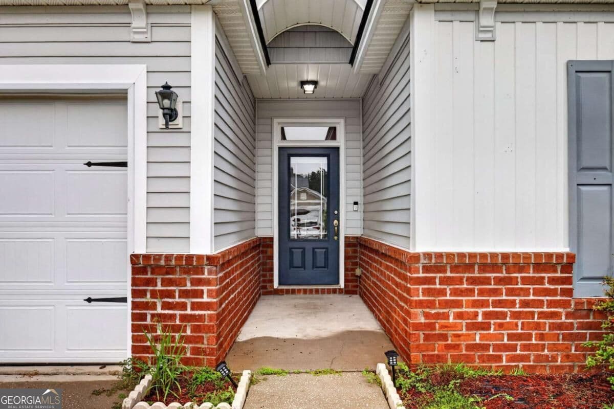 3 bedroom, 2 bathroom, 1,343 sq ft single family residence for sale at 198 Chapel Lake, Savannah, GA 31419 — photo 5