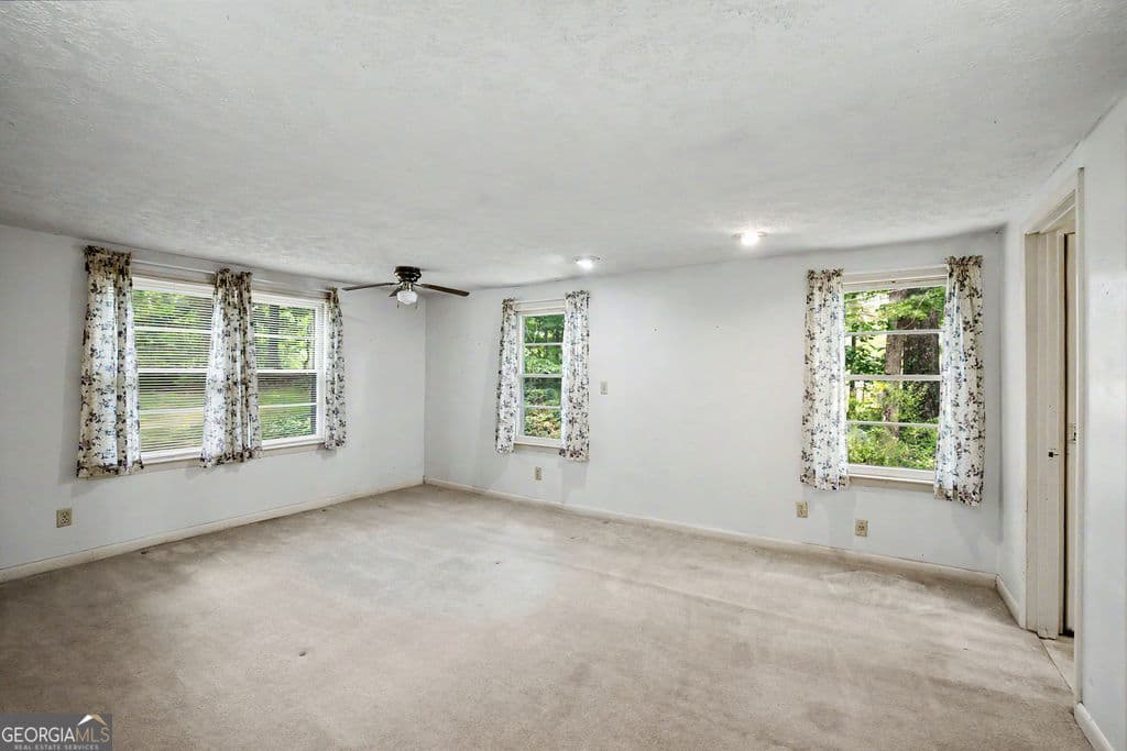 4 bedroom, 2 bathroom, 1,280 sq ft single family residence for sale at 1665 Kansas Jake Road, Waco, GA 30182 — photo 6