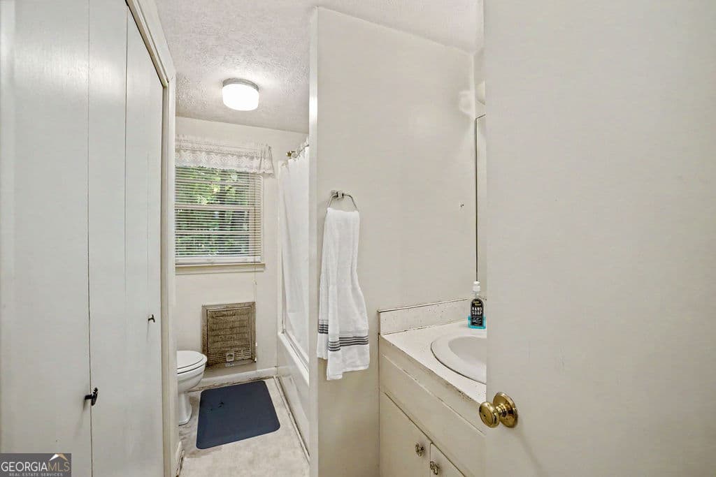4 bedroom, 2 bathroom, 1,280 sq ft single family residence for sale at 1665 Kansas Jake Road, Waco, GA 30182 — photo 8
