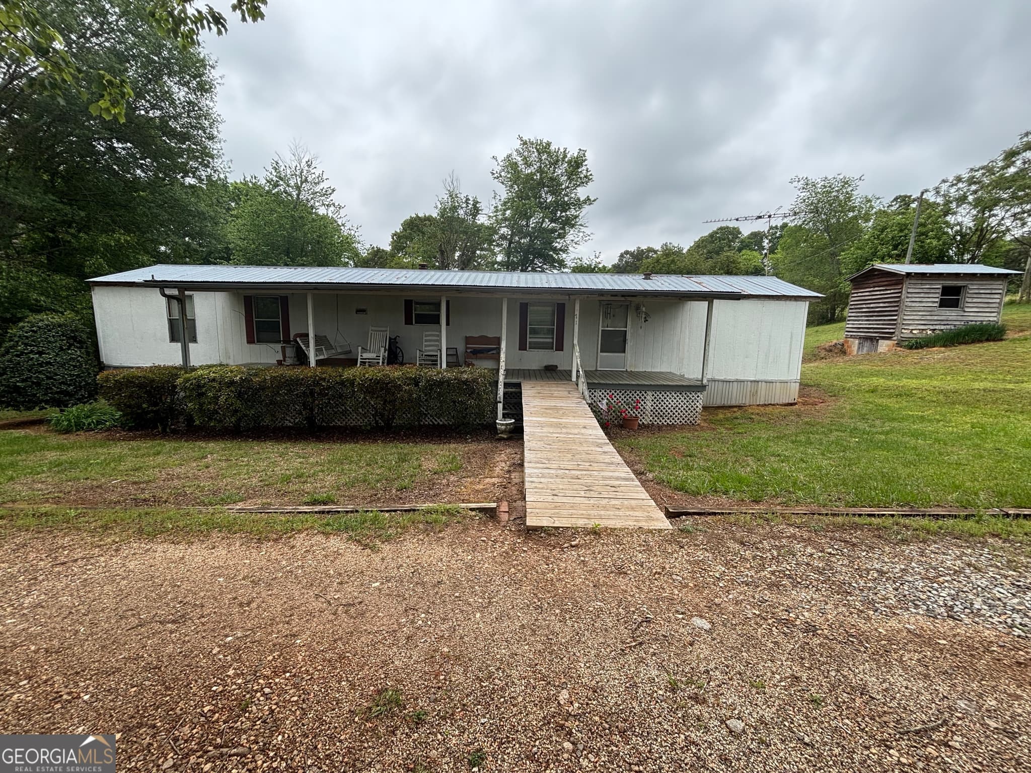 2 bedroom, 2 bathroom, 1,120 sq ft manufactured home,single family residence sold at 716 Hawkins Road, Homer, GA 30547