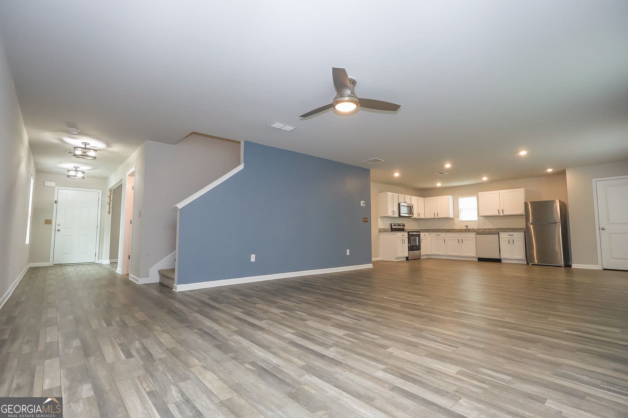4 bedroom, 2.5 bathroom, 2,376 sq ft single family residence for sale at 126 Martin Mill Trail, Warner Robins, GA 31093 — photo 7