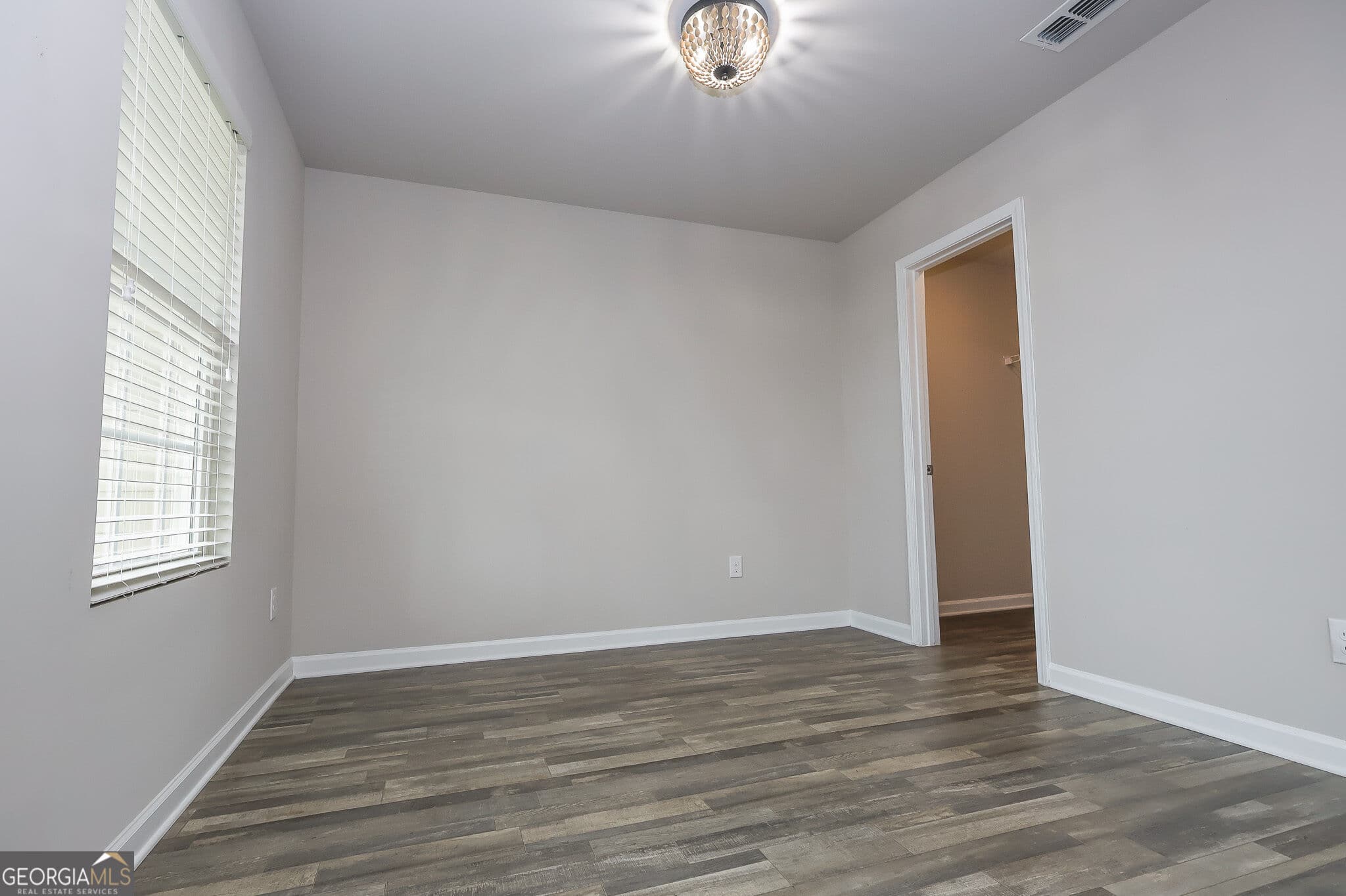 4 bedroom, 2.5 bathroom, 2,376 sq ft single family residence for sale at 126 Martin Mill Trail, Warner Robins, GA 31093 — photo 3