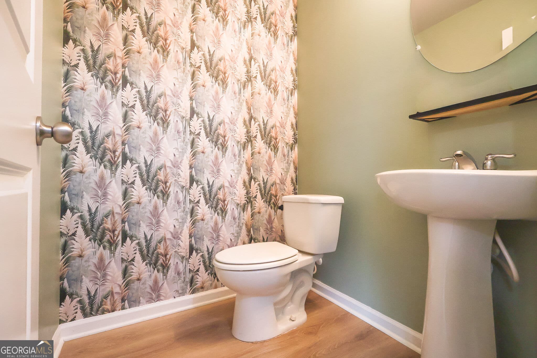 4 bedroom, 2.5 bathroom, 2,376 sq ft single family residence for sale at 126 Martin Mill Trail, Warner Robins, GA 31093 — photo 5