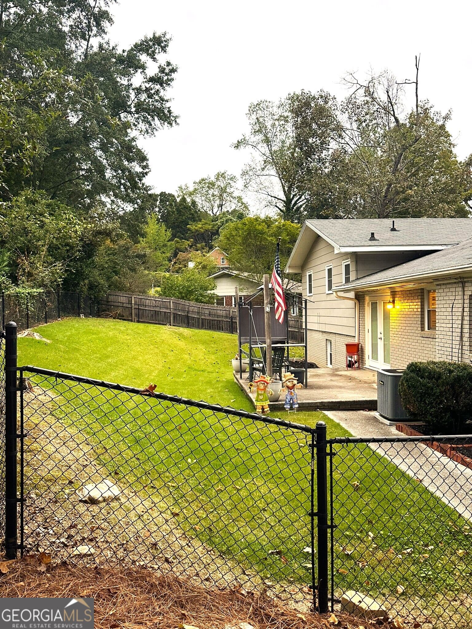 4 bedroom, 2 bathroom, 2,200 sq ft single family residence for sale at 57 Elm Drive, Toccoa, GA 30577 — photo 5