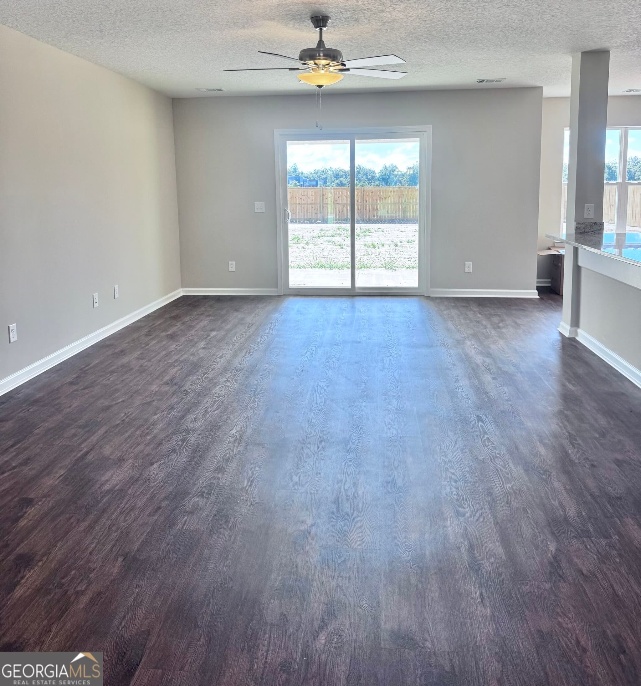 4 bedroom, 2 bathroom, 1,695 sq ft single family residence for sale at 118 Esther Avenue, Reidsville, GA 30453 — photo 4