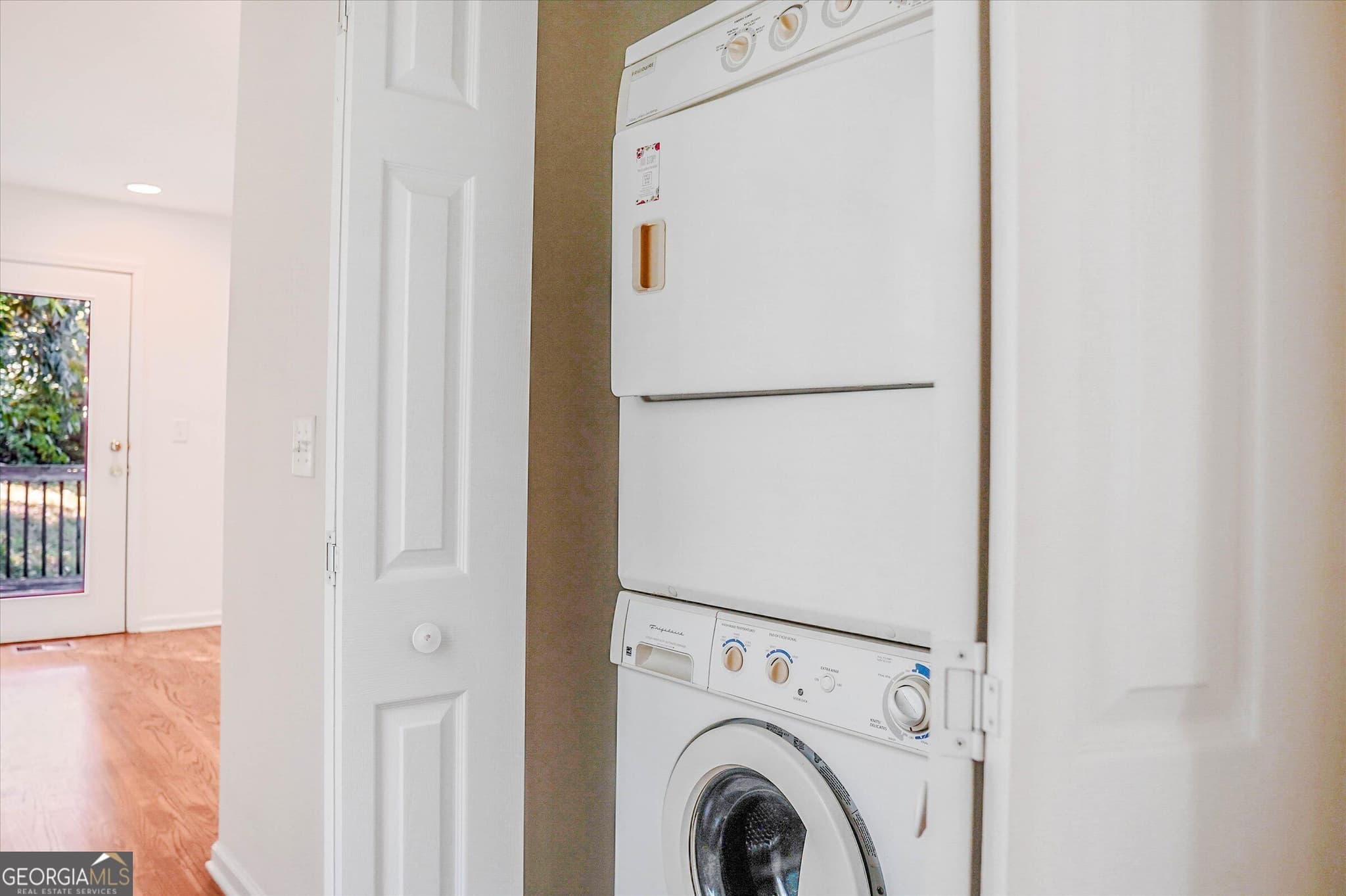 3 bedroom, 2 bathroom, 1,054 sq ft single family residence for sale at 1464 Hawthorne Avenue, Atlanta, GA 30309 — photo 5
