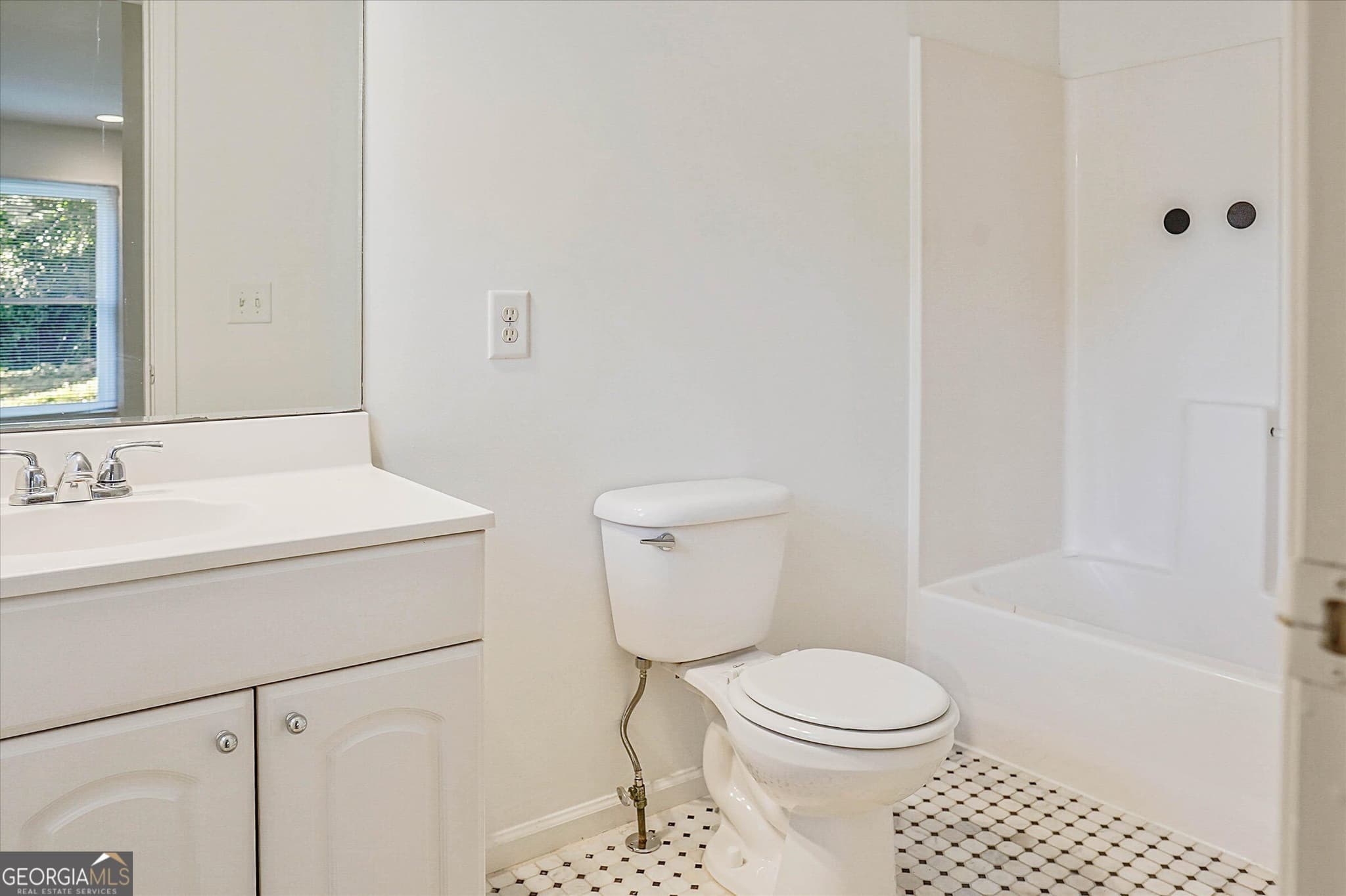 3 bedroom, 2 bathroom, 1,054 sq ft single family residence for sale at 1464 Hawthorne Avenue, Atlanta, GA 30309 — photo 9