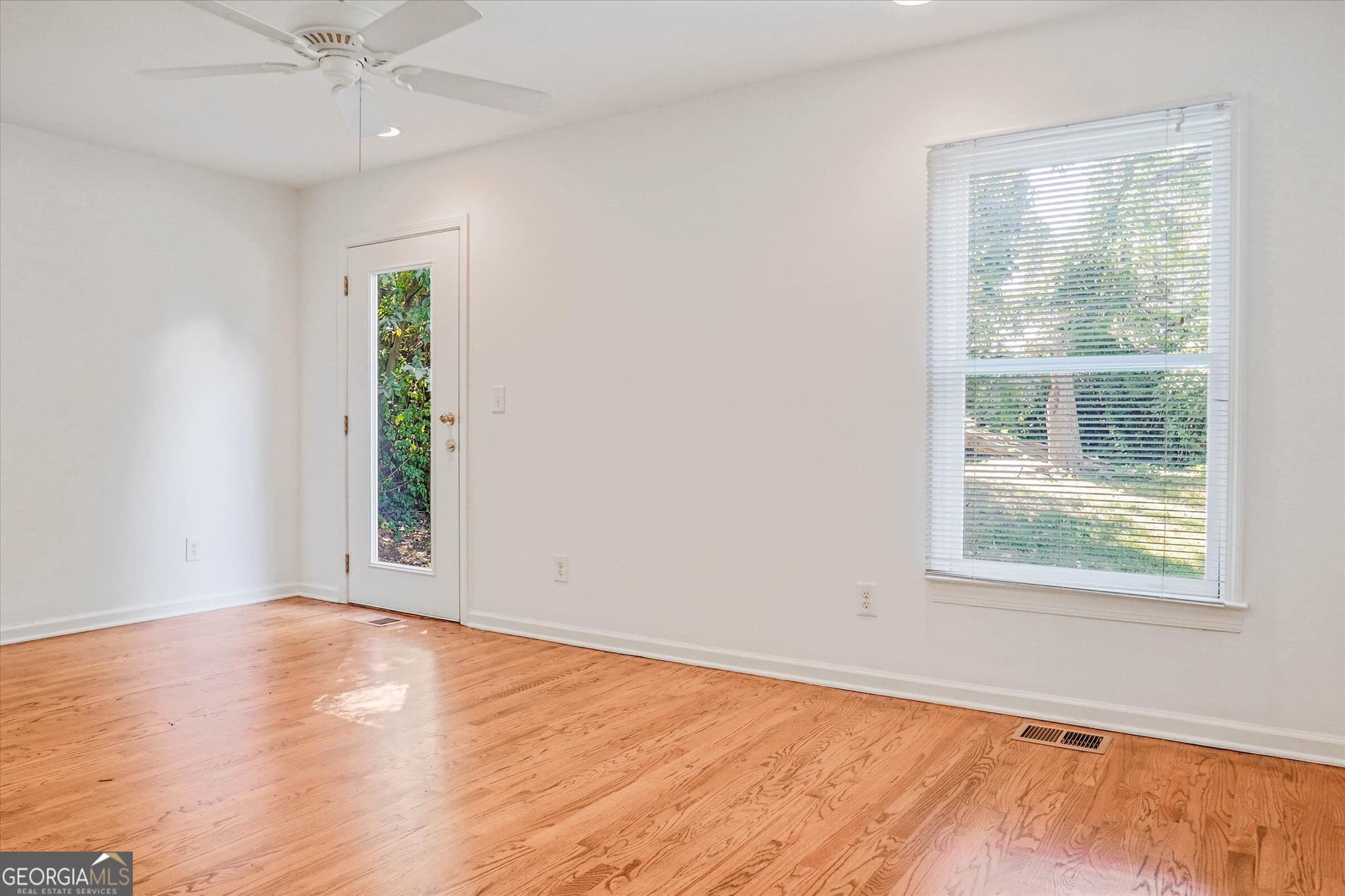 3 bedroom, 2 bathroom, 1,054 sq ft single family residence for sale at 1464 Hawthorne Avenue, Atlanta, GA 30309 — photo 8