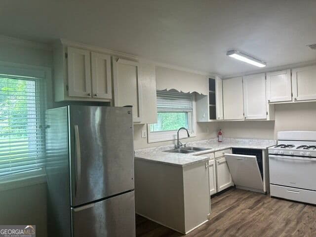 4 bedroom, 2 bathroom, 1,868 sq ft single family residence for sale at 156 Highland Park Circle, Brunswick, GA 31523 — photo 6