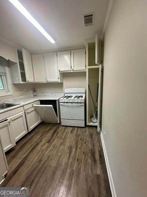 4 bedroom, 2 bathroom, 1,868 sq ft single family residence for sale at 156 Highland Park Circle, Brunswick, GA 31523 — photo 7
