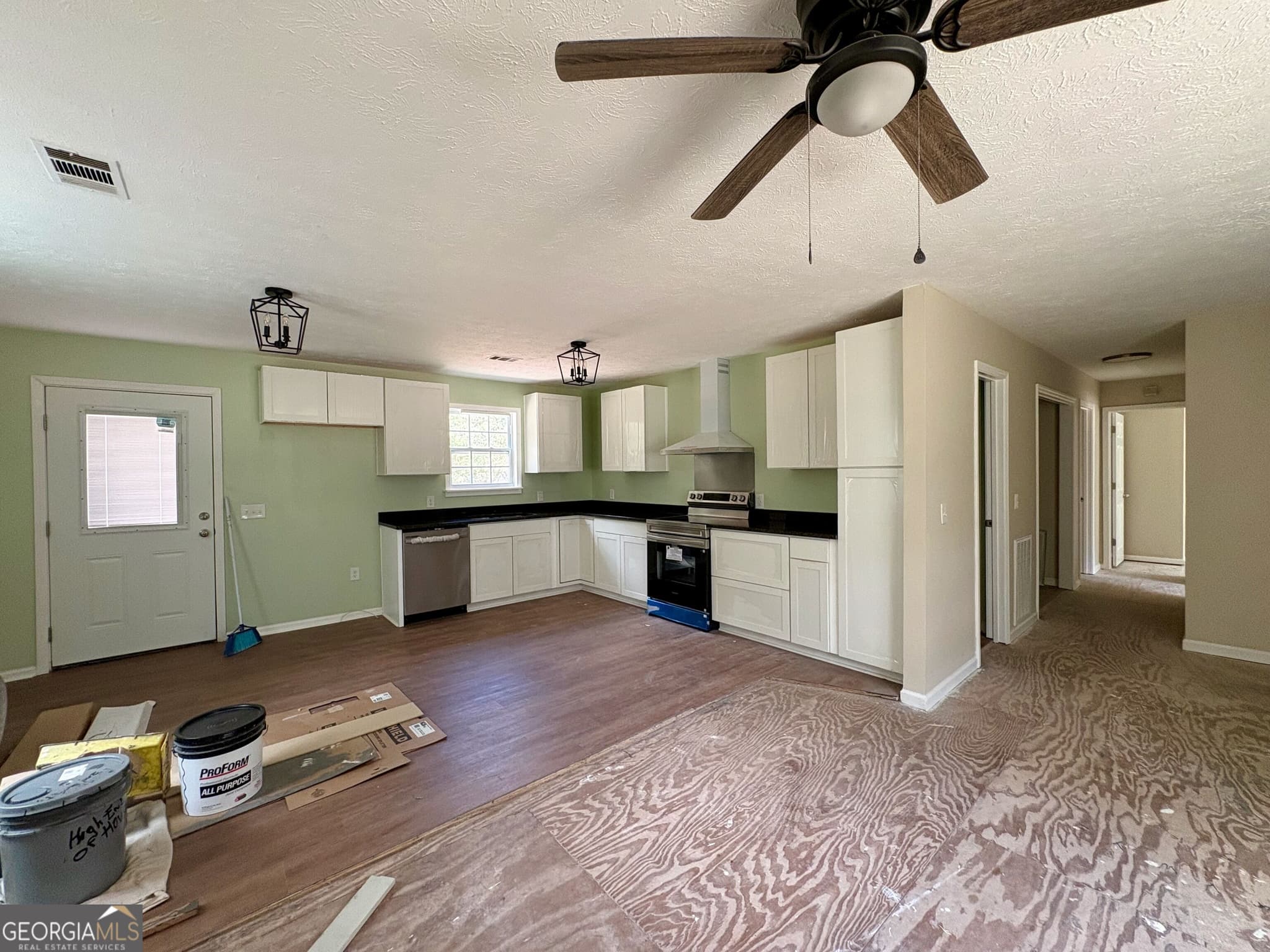 3 bedroom, 2 bathroom, 1,140 sq ft single family residence under contract at 779 Carl Sutton Road, Lizella, GA 31052 — photo 3