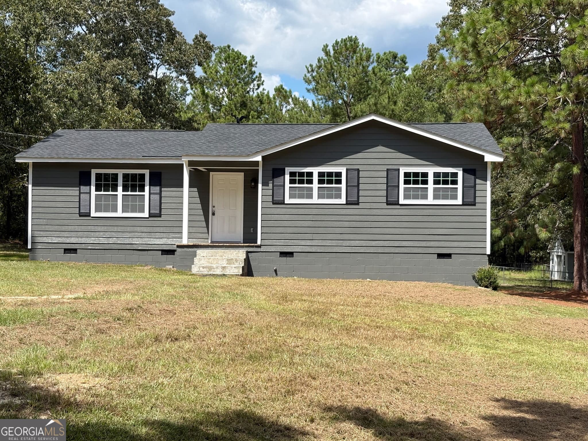 3 bedroom, 2 bathroom, 1,140 sq ft single family residence under contract at 779 Carl Sutton Road, Lizella, GA 31052