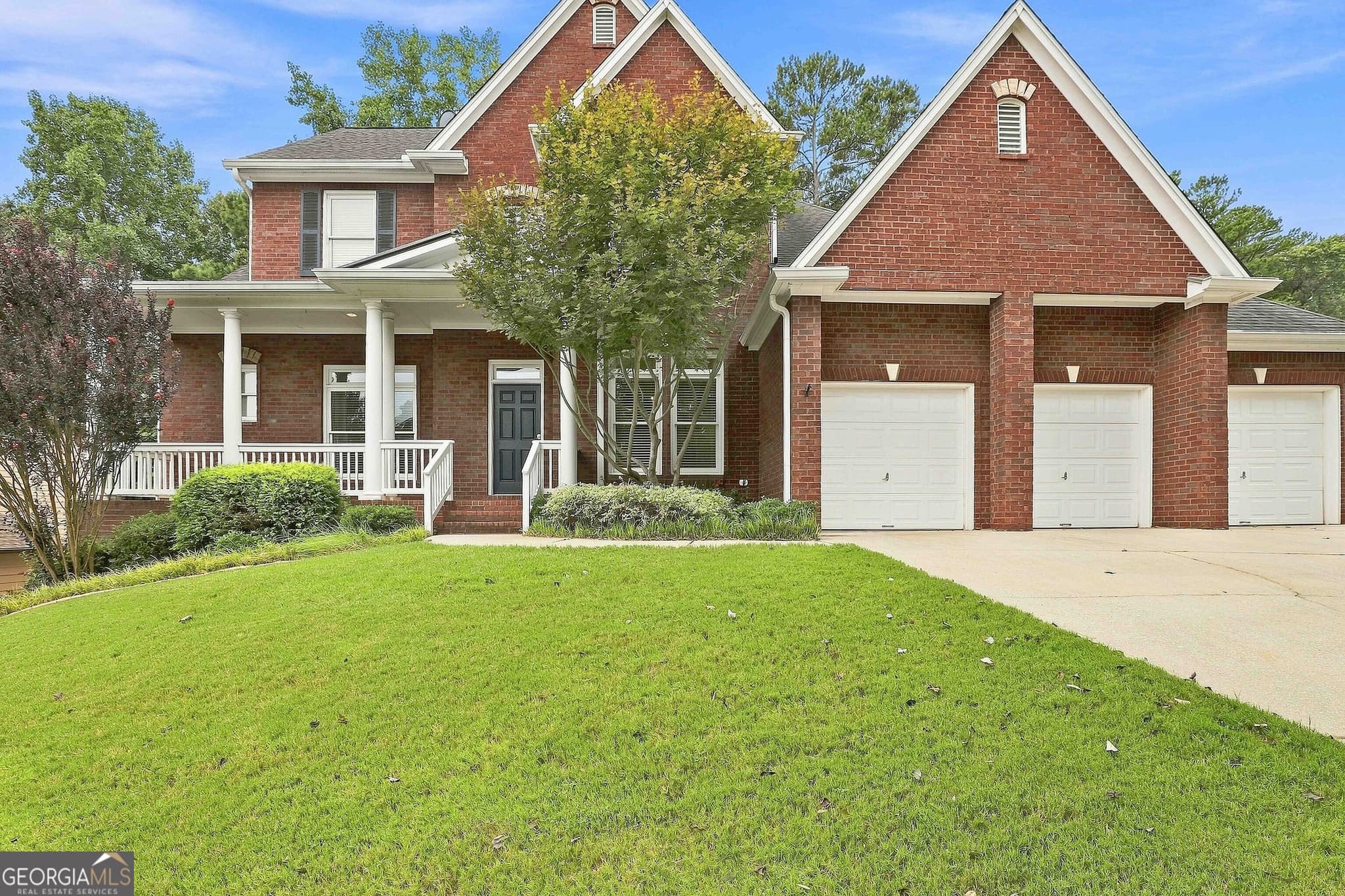 4 bedroom, 3.5 bathroom, 3,044 sq ft single family residence for sale at 247 Highwoods Parkway, Newnan, GA 30265 — photo 2