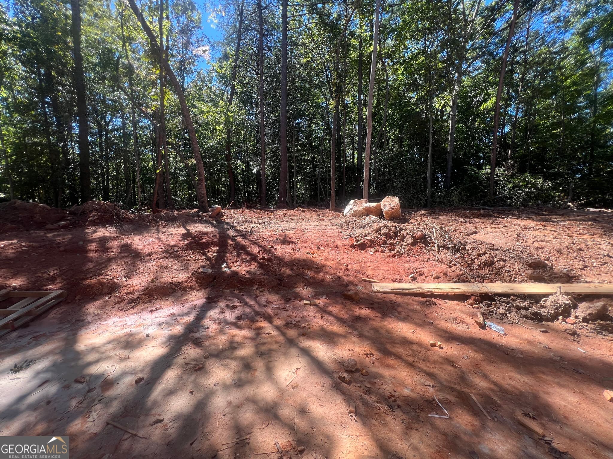 4 bedroom, 3 bathroom, 3,100 sq ft single family residence for sale at 248 Abbington Way, Clarkesville, GA 30523 — photo 6
