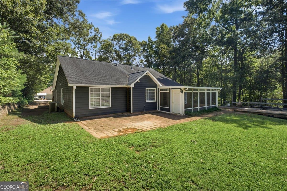 3 bedroom, 2 bathroom, 1,465 sq ft single family residence for sale at 75 Saratoga Way, Covington, GA 30016 — photo 6