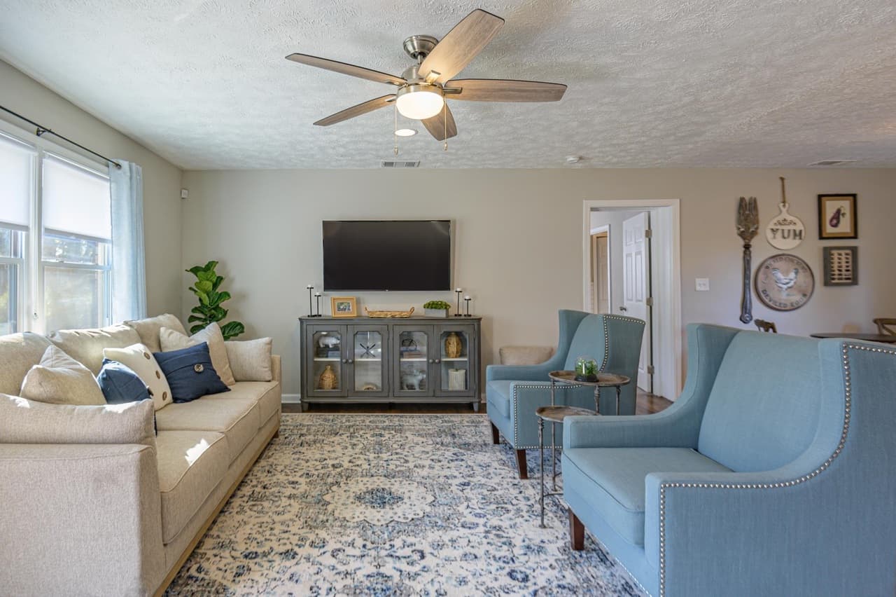 4 bedroom, 3 bathroom, 2,300 sq ft single family residence for rent at 941 Pine Manor, Marietta, GA 30066 for $5,585 a month — photo 2