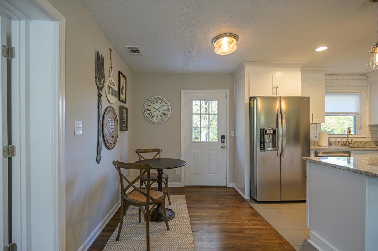 4 bedroom, 3 bathroom, 2,300 sq ft single family residence for rent at 941 Pine Manor, Marietta, GA 30066 for $5,585 a month — photo 6