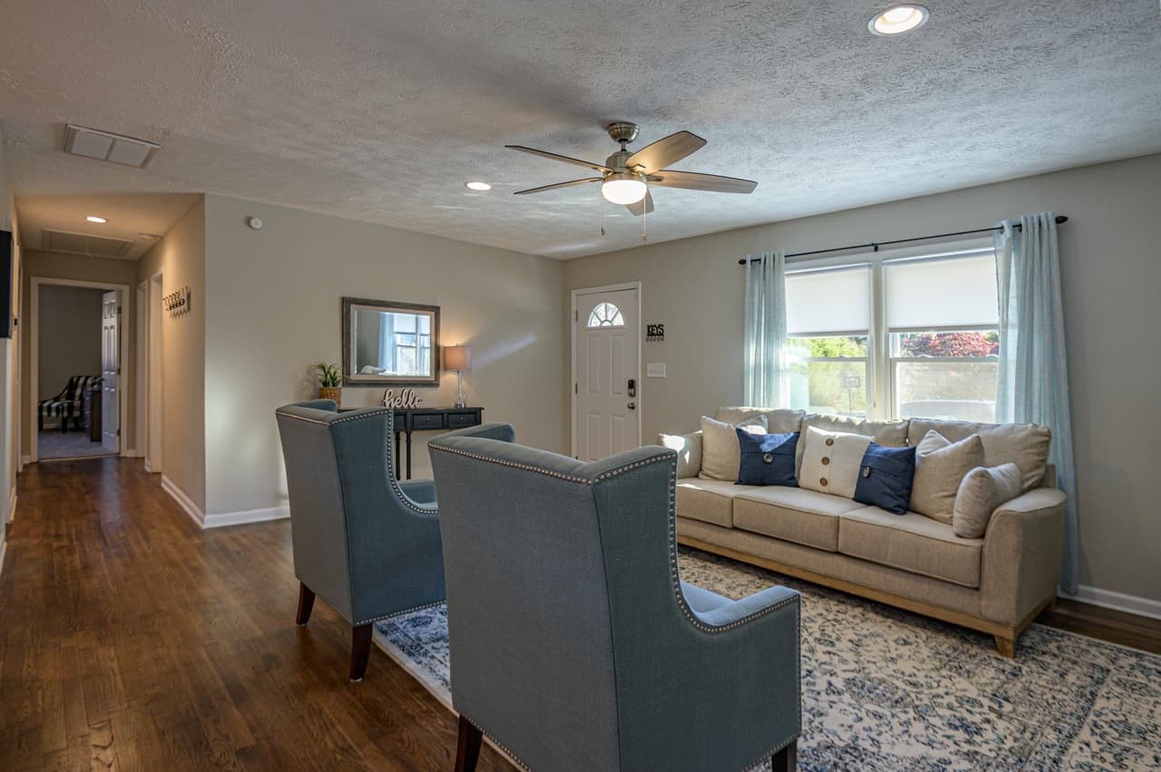 4 bedroom, 3 bathroom, 2,300 sq ft single family residence for rent at 941 Pine Manor, Marietta, GA 30066 for $5,585 a month — photo 4