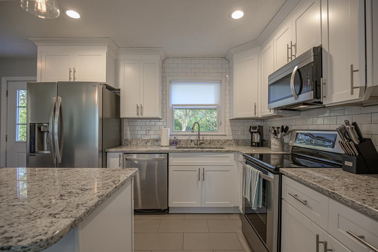 4 bedroom, 3 bathroom, 2,300 sq ft single family residence for rent at 941 Pine Manor, Marietta, GA 30066 for $5,585 a month — photo 8