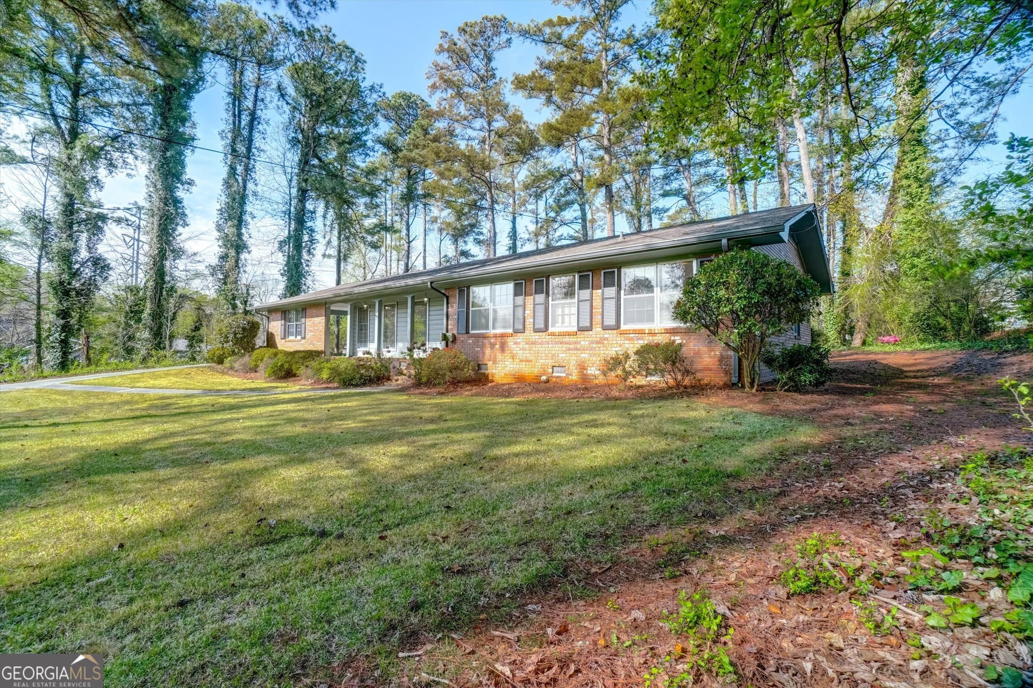 3 bedroom, 2 bathroom, 1,626 sq ft single family residence for sale at 797 Kiowa Drive, Marietta, GA 30060 — photo 2