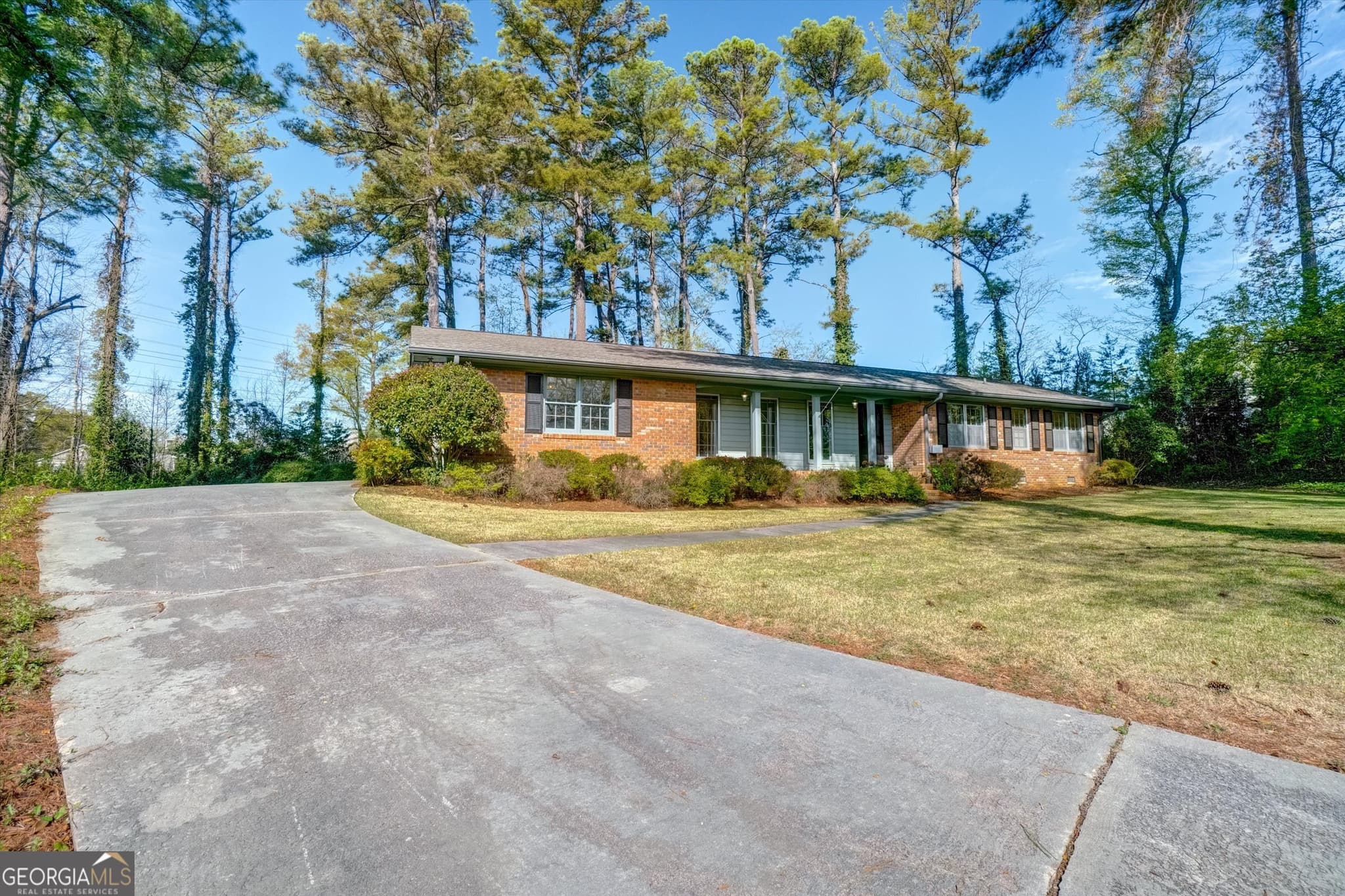 3 bedroom, 2 bathroom, 1,626 sq ft single family residence for sale at 797 Kiowa Drive, Marietta, GA 30060 — photo 3
