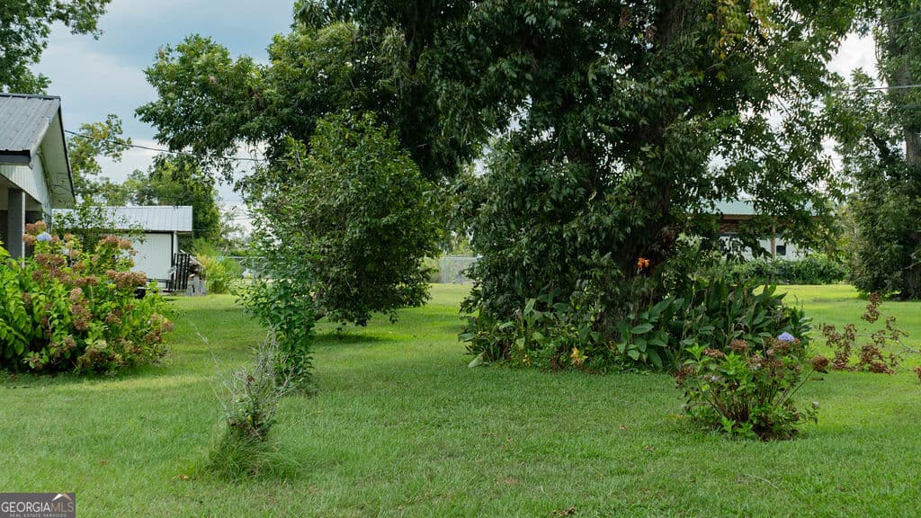 3 bedroom, 1 bathroom, 1,134 sq ft single family residence under contract at 27 Patricia Lane, Hazlehurst, GA 31539 — photo 3
