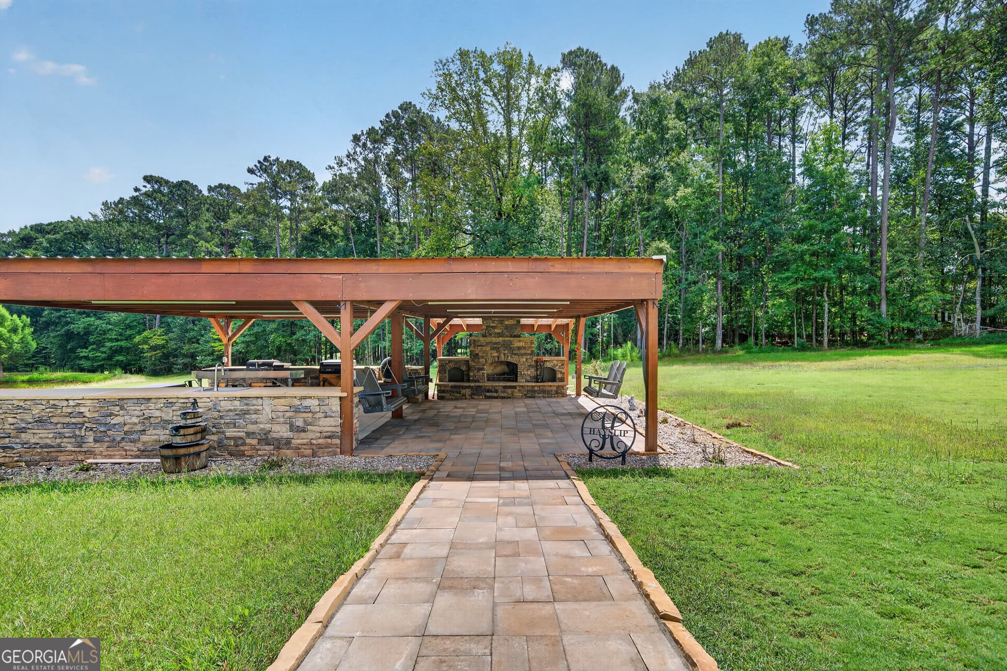 3 bedroom, 2 bathroom, 1,600 sq ft single family residence for sale at 1081 Parks Mill Lane, Buckhead, GA 30625 — photo 7