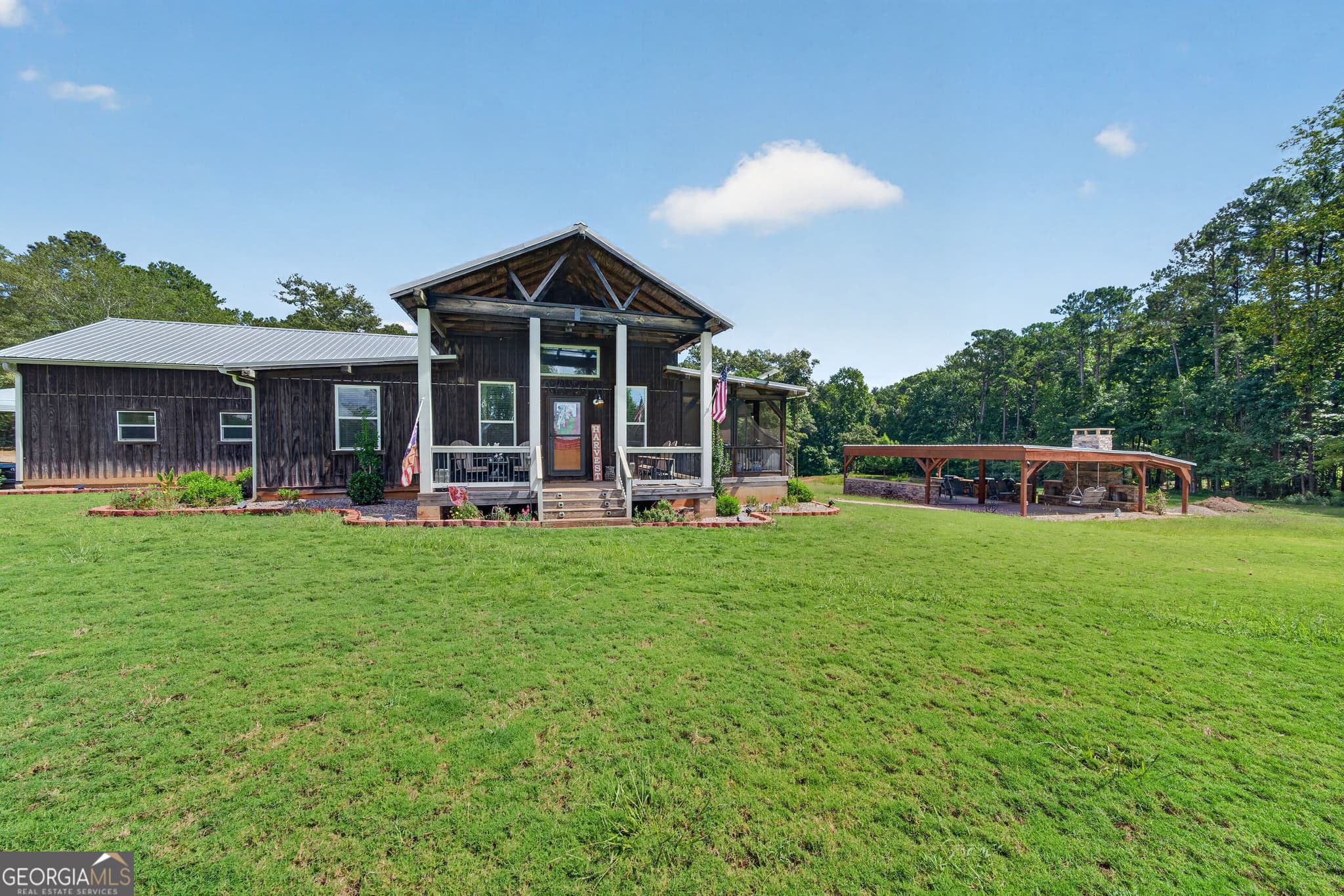 3 bedroom, 2 bathroom, 1,600 sq ft single family residence for sale at 1081 Parks Mill Lane, Buckhead, GA 30625 — photo 1 of 48