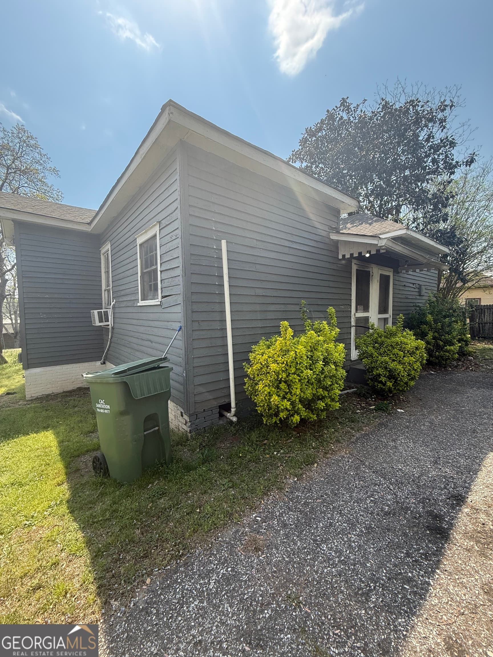 1 bedroom, 1 bathroom, 1,307 sq ft duplex for rent at 902 1st Street, Lanett, AL 36863 for $98,000 a month — photo 5