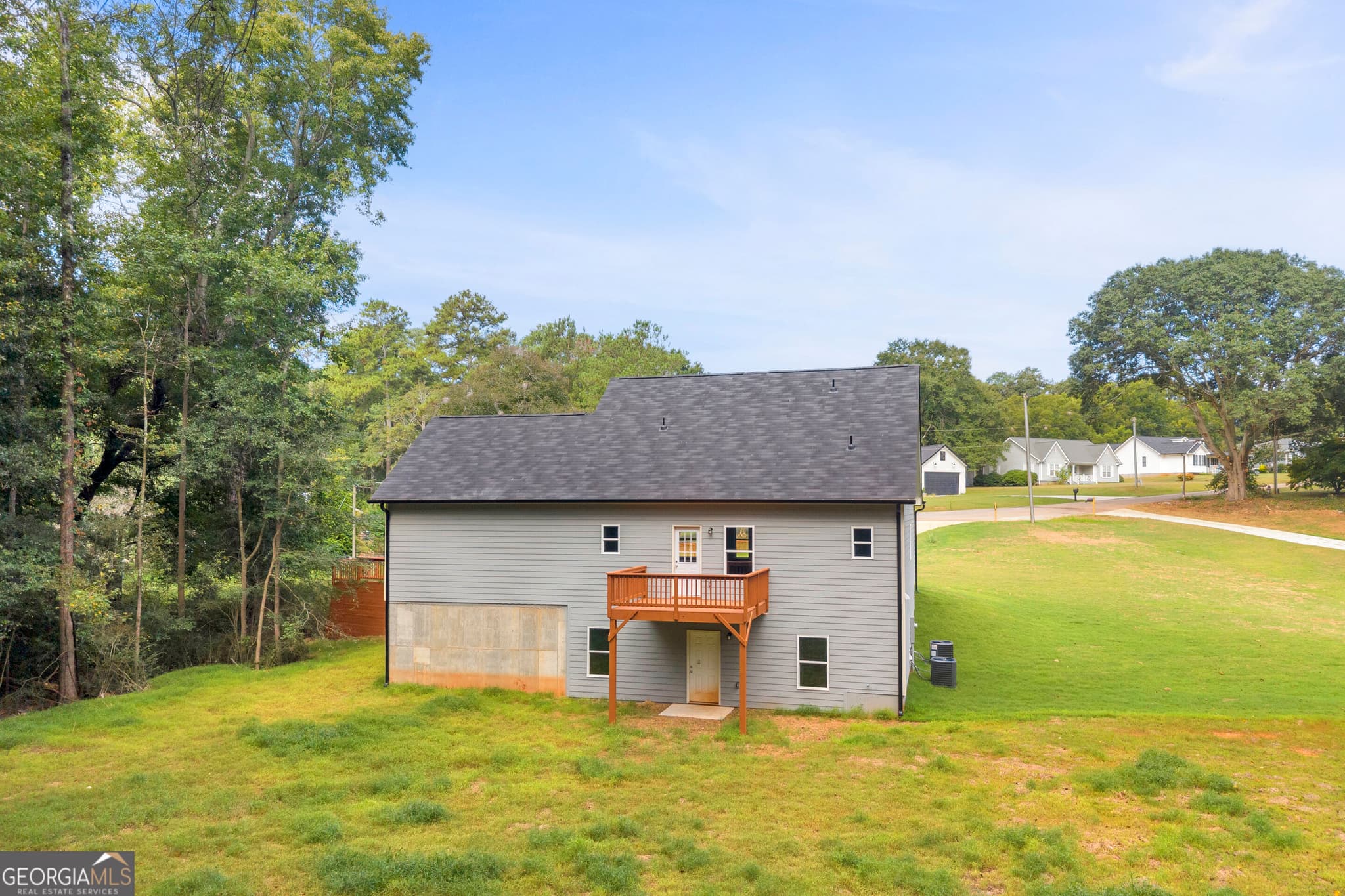 4 bedroom, 3.5 bathroom, 2,000 sq ft single family residence for sale at 286 Adams Place Drive, Royston, GA 30662 — photo 3