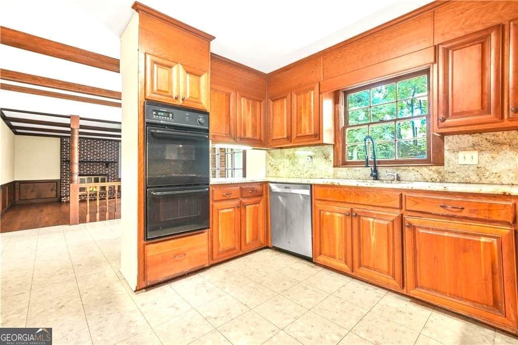 4 bedroom, 3.5 bathroom, 3,444 sq ft single family residence for sale at 574 Hickory Hills Court, Stone Mountain, GA 30083 — photo 8
