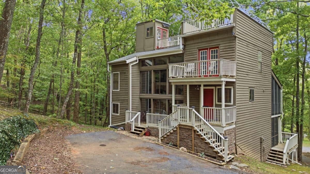 3 bedroom, 3.5 bathroom, 2,528 sq ft cabin,single family residence for sale at 624 Crippled Oak Trail, Jasper, GA 30143 — photo 6