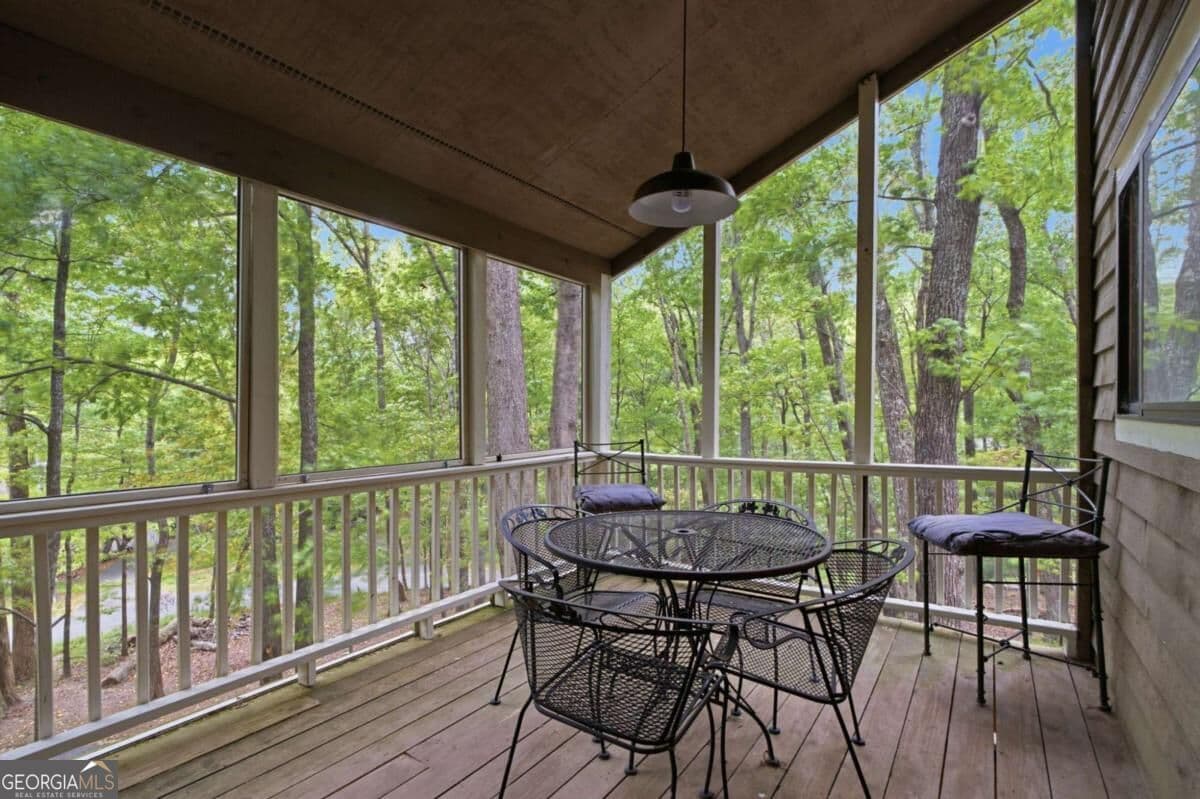 3 bedroom, 3.5 bathroom, 2,528 sq ft cabin,single family residence for sale at 624 Crippled Oak Trail, Jasper, GA 30143 — photo 7