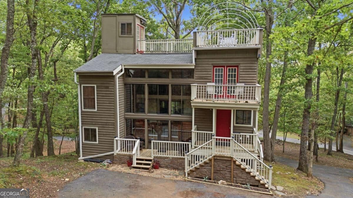 3 bedroom, 3.5 bathroom, 2,528 sq ft cabin,single family residence for sale at 624 Crippled Oak Trail, Jasper, GA 30143